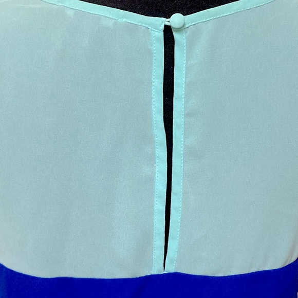 Forever 21 NWOT Blue Colorblock Sleeveless Top - Picture 7 of 11